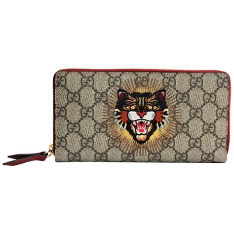 GUCCI GG Supreme Monogram Angry Cat Zip Around Wallet